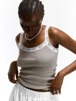 GATE Bokserka z żebrowanej dzianiny z koronką| Koszulki I Topy·Podkoszulki ☀️