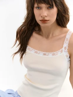 GATE Bokserka z żebrowanej dzianiny z koronką| Koszulki I Topy·Podkoszulki ☀️