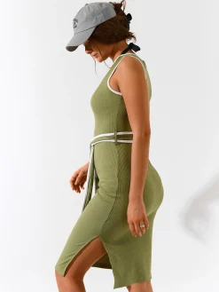 GATE Elastyczna sukienka z paskiem| Kategorie·Sukienki