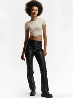 GATE Gładka koszulka o krótkim kroju| Koszulki I Topy·Koszulki|Koszulki I Topy·Crop Top ☀️