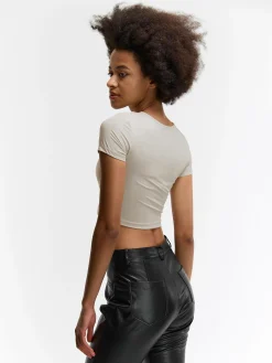 GATE Gładka koszulka o krótkim kroju| Koszulki I Topy·Koszulki|Koszulki I Topy·Crop Top ☀️