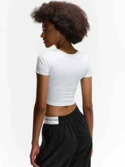 GATE Gładka koszulka o krótkim kroju| Koszulki I Topy·Koszulki|Koszulki I Topy·Crop Top ☀️