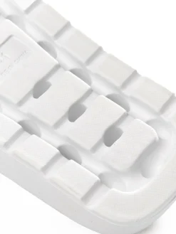 GATE Gumowe klapki na platformie| Buty