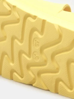 GATE Gumowe klapki z klamrą na platformie| Buty