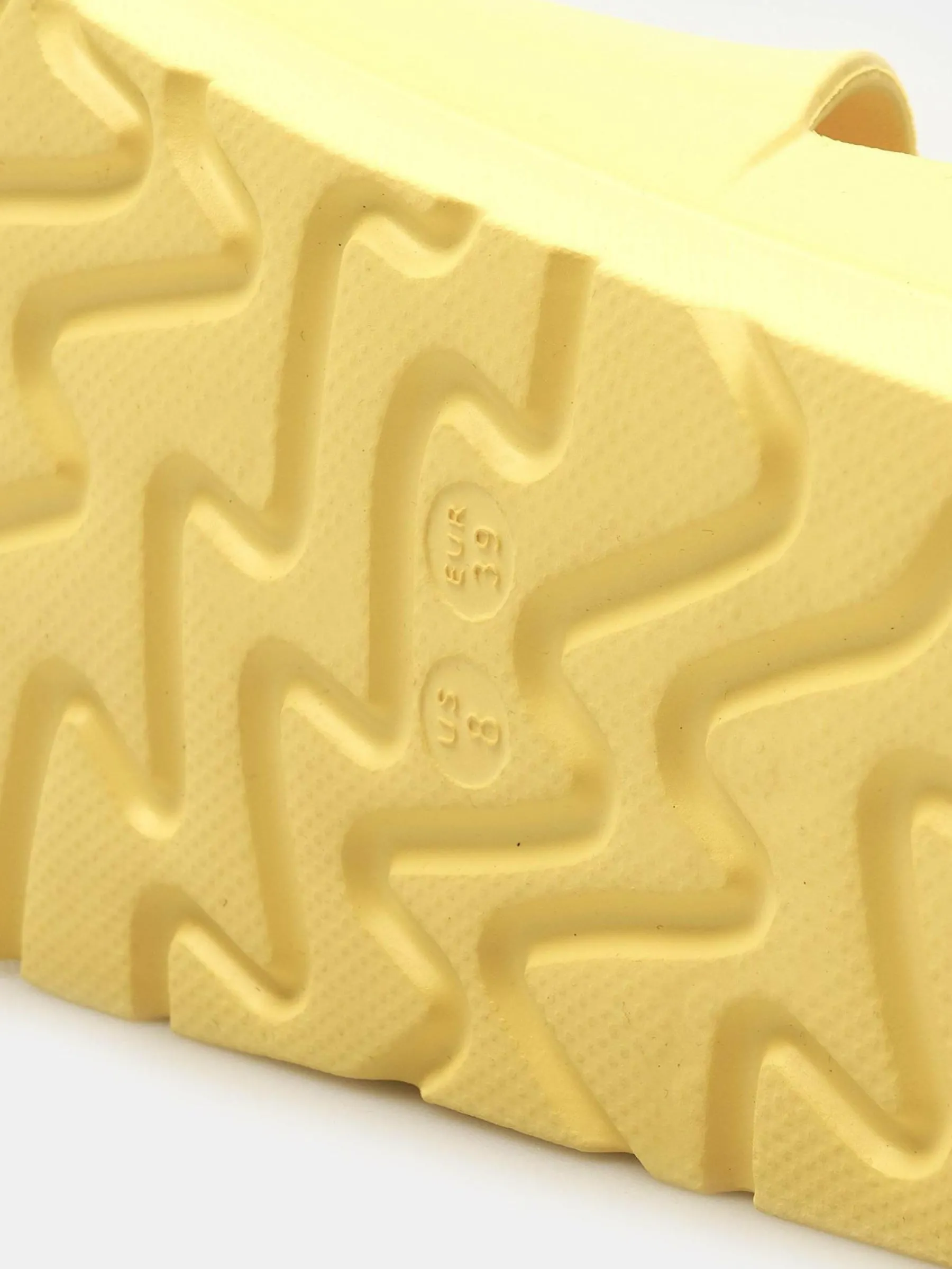 GATE Gumowe klapki z klamrą na platformie| Buty