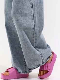 GATE Gumowe klapki z klamrą na platformie| Buty