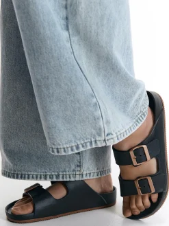 GATE Gumowe klapki z podwójną klamrą| Buty