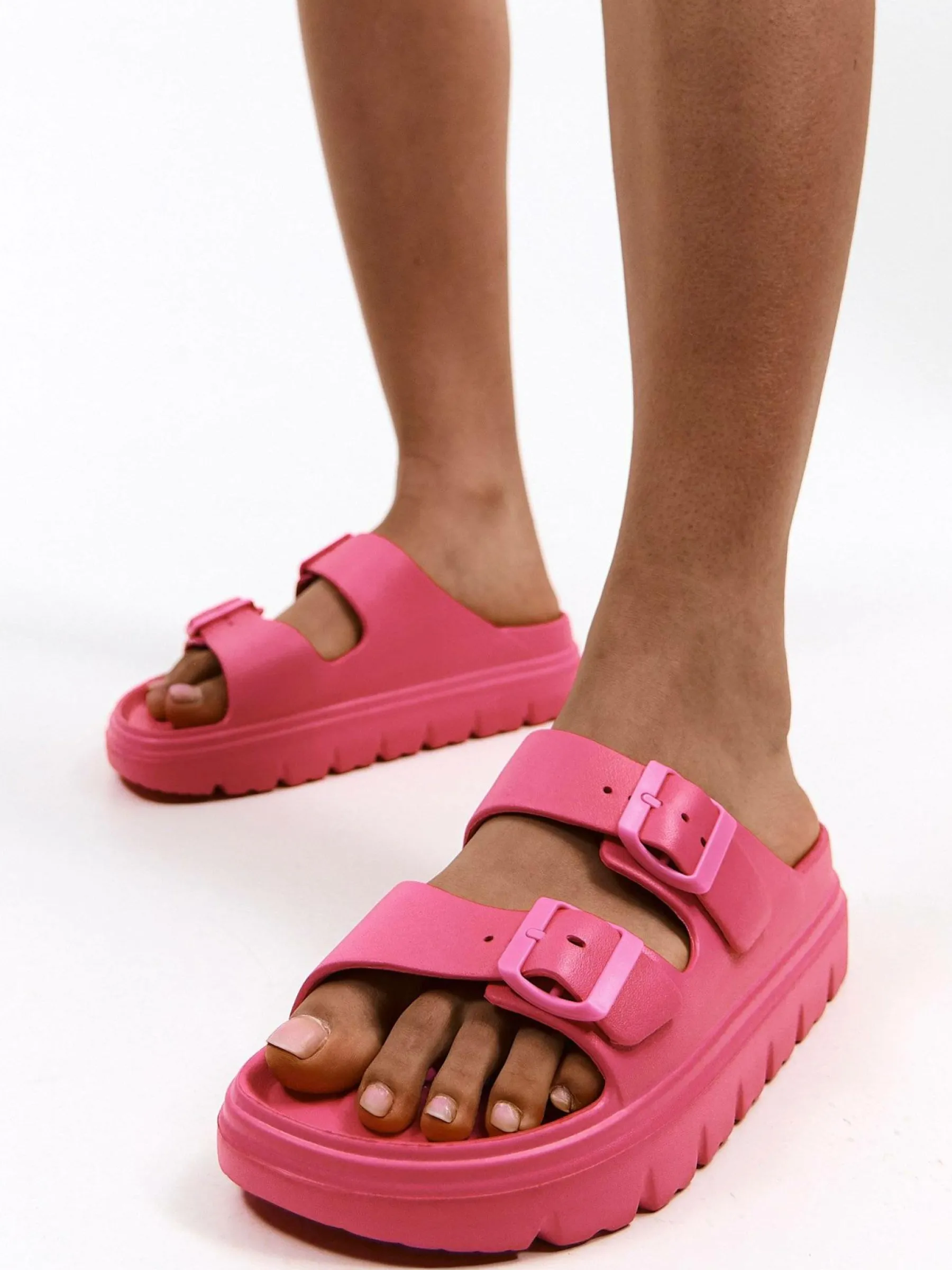 GATE Gumowe klapki z podwójną klamrą| Buty