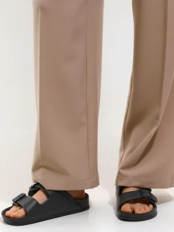 GATE Gumowe klapki z podwójną klamrą| Buty