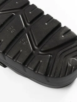 GATE Gumowe klapki z podwójną klamrą| Buty