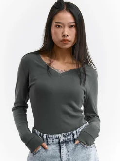 GATE Klasyczna koszulka z dekoltem w serek| Koszulki I Topy·Koszulki