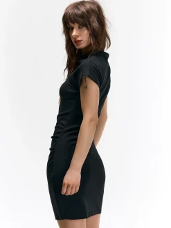 GATE Krótka dopasowana sukienka| Kategorie·Sukienki