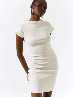 GATE Krótka dopasowana sukienka| Kategorie·Sukienki