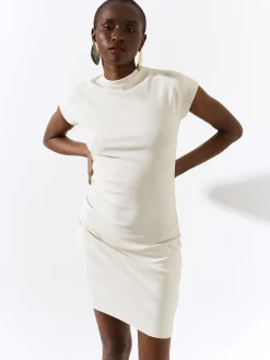 GATE Krótka dopasowana sukienka| Kategorie·Sukienki