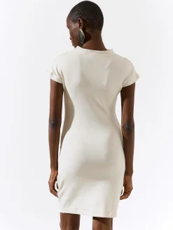 GATE Krótka dopasowana sukienka| Kategorie·Sukienki