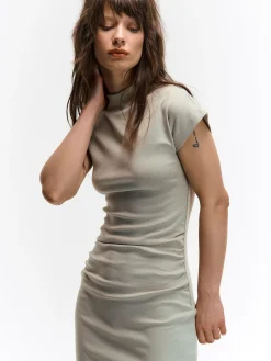 GATE Krótka dopasowana sukienka| Kategorie·Sukienki