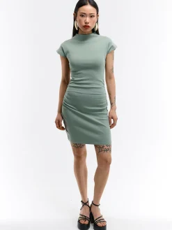 GATE Krótka dopasowana sukienka| Kategorie·Sukienki