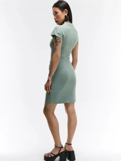 GATE Krótka dopasowana sukienka| Kategorie·Sukienki