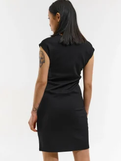 GATE Krótka dopasowana sukienka| Kategorie·Sukienki