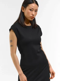 GATE Krótka dopasowana sukienka| Kategorie·Sukienki