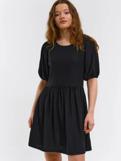 GATE Krótka sukienka z bufiastymi rękawami| Kategorie·Sukienki