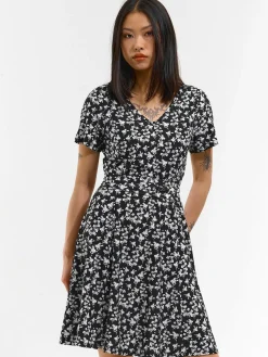 GATE Krótka sukienka z kwiatowym nadrukiem| Kategorie·Sukienki