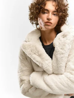 GATE Krótki płaszcz wykonany z imitacji futra| Kurtki I Płaszcze·Płaszcze