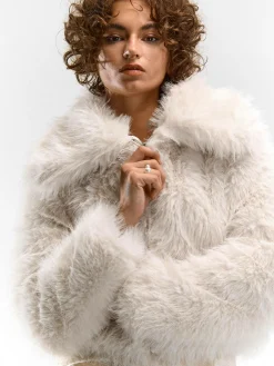 GATE Krótki płaszcz wykonany z imitacji futra| Kurtki I Płaszcze·Płaszcze