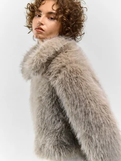 GATE Krótki płaszcz wykonany z imitacji futra| Kurtki I Płaszcze·Płaszcze