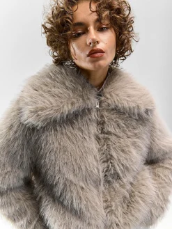 GATE Krótki płaszcz wykonany z imitacji futra| Kurtki I Płaszcze·Płaszcze