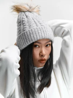 GATE Pleciona czapka z pomponem| Akcesoria·Czapki|Kategorie·Czapki ☀️