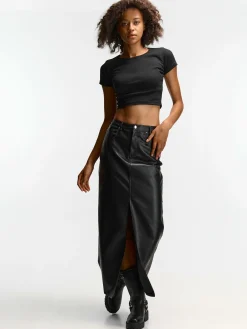 GATE Prążkowana, krótka koszulka| Koszulki I Topy·Koszulki|Koszulki I Topy·Crop Top ☀️