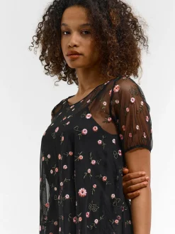 GATE Sukienka z kwiatowym haftem| Kategorie·Sukienki