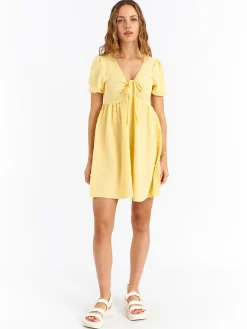 GATE Teksturowana damska sukienka z bufiastymi rękawami| Kategorie·Sukienki