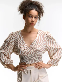 GATE Wiskozowa bluzka crop z nadrukiem| Koszulki I Topy·Topy|Koszulki I Topy·Crop Top ☀️